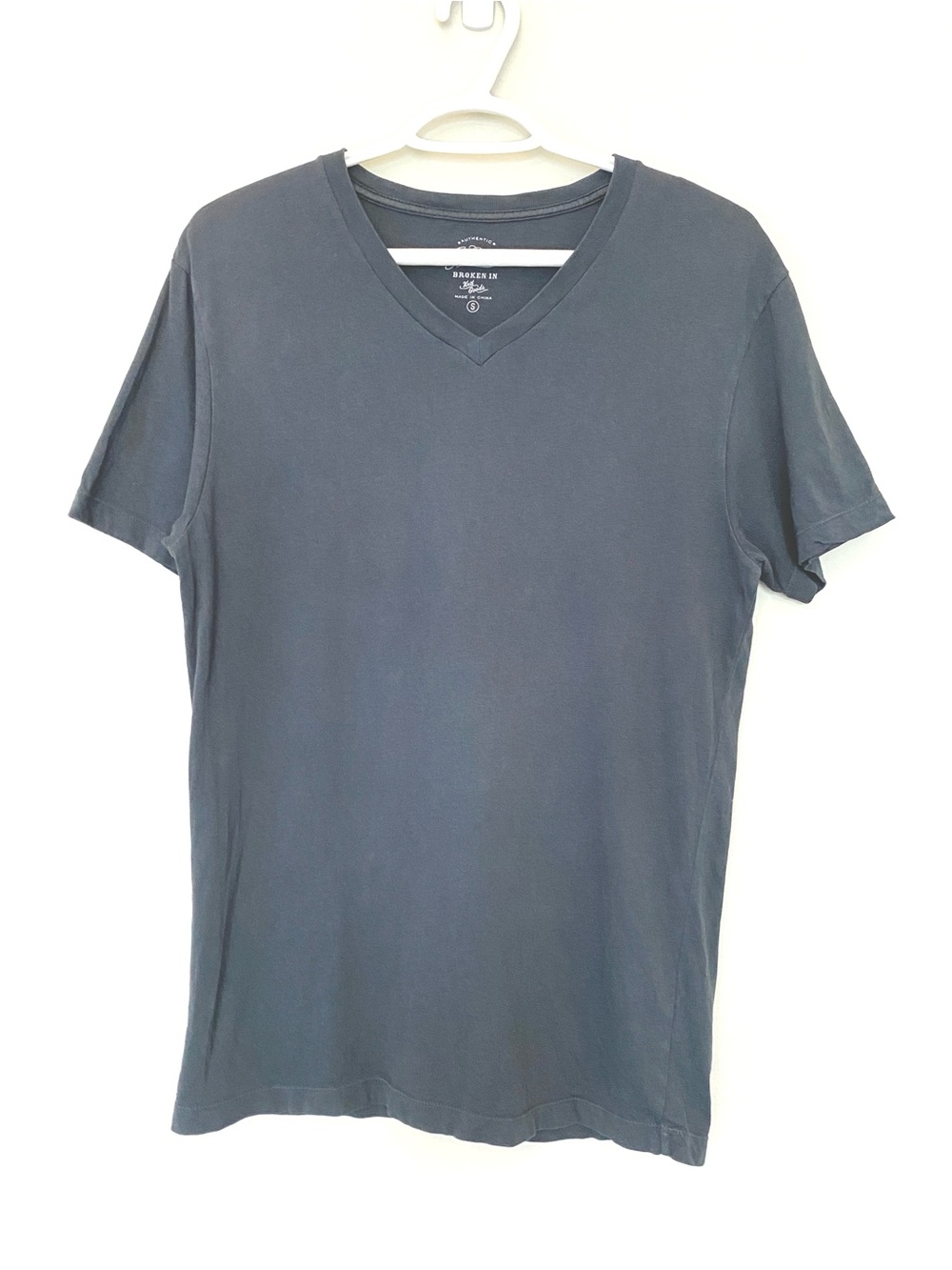 J. Crew Broken-In Knit Goods Men's V-Neck Cotton T-Shirt S Grey